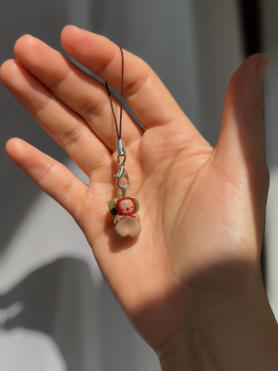 Richard & Roxanne Worry Stone Phone Charm - nua shophouse